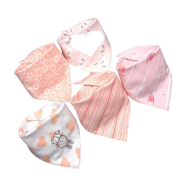 baberos absorbentes para bebés buyweek algodón 5 unidades multicolor, cinco baberos estilo bandana con broche a presión en vista frontal, estampados rosados: estrellas, rayas onduladas, sandías, corazones y conejito; algodón absorbente y diseño portátil, a menudo usado para llevar reemplazos limpios al salir con el bebé.