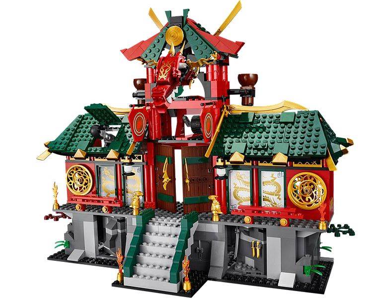 LEGO® NINJAGO® Battle for Ninjago City and Temple with 8