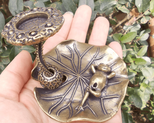 Vtgbrasslover Vtg Vintage  brass Lotus leaf leisurely frog statue incense Holder, ornaments , Statues Fortune meditation gift FengShui