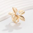 thumbnail image 4 of Instagram Cool Wind Irregular Anillo de apertura de la gota de agua Moda Textura Flor Perla Anillo, 4 of 4