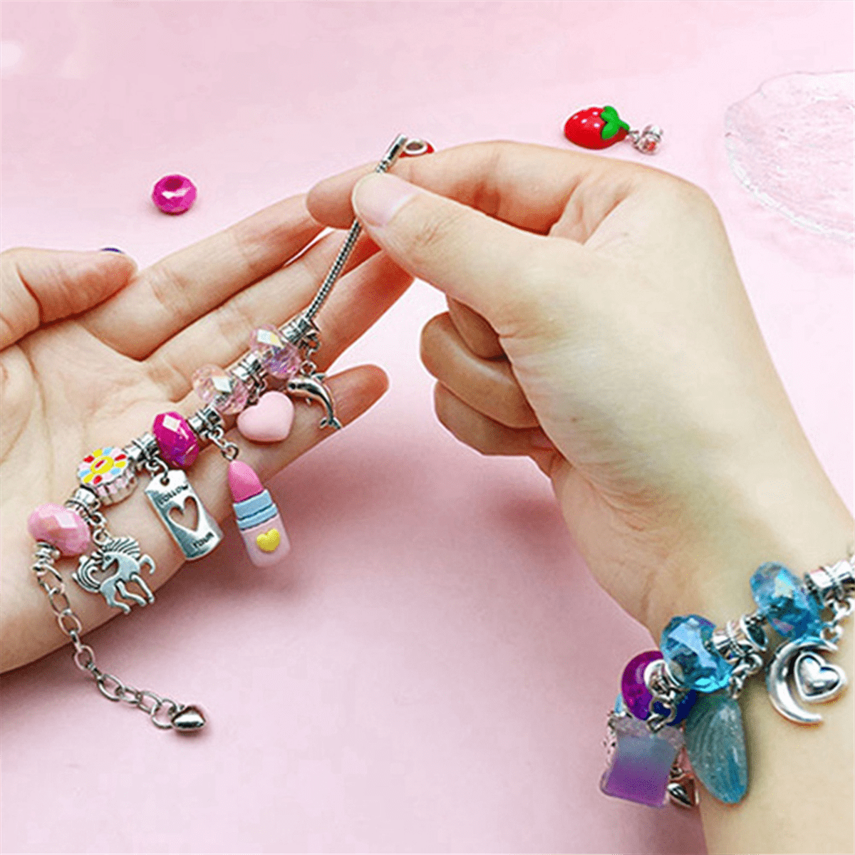 DIY Beaded Bracelet Set with Storage Box Bracelet DIY Handmade Jewelry Making Kit Acrylic Hole Beads D