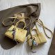thumbnail image 1 of Bolso de mano retro versátil para mujer, bolso de mano de moda popular para ir al trabajo, bolso de mensajero informal con textura., 1 of 5