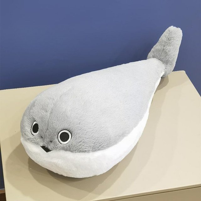Juguete de peluche de Sacabambaspis de estilo japonés, peluches de pez esponjoso gris Kawaii, almohada de pez divertida de peluche muy suave, decoración del hogar, regalo de Navidad