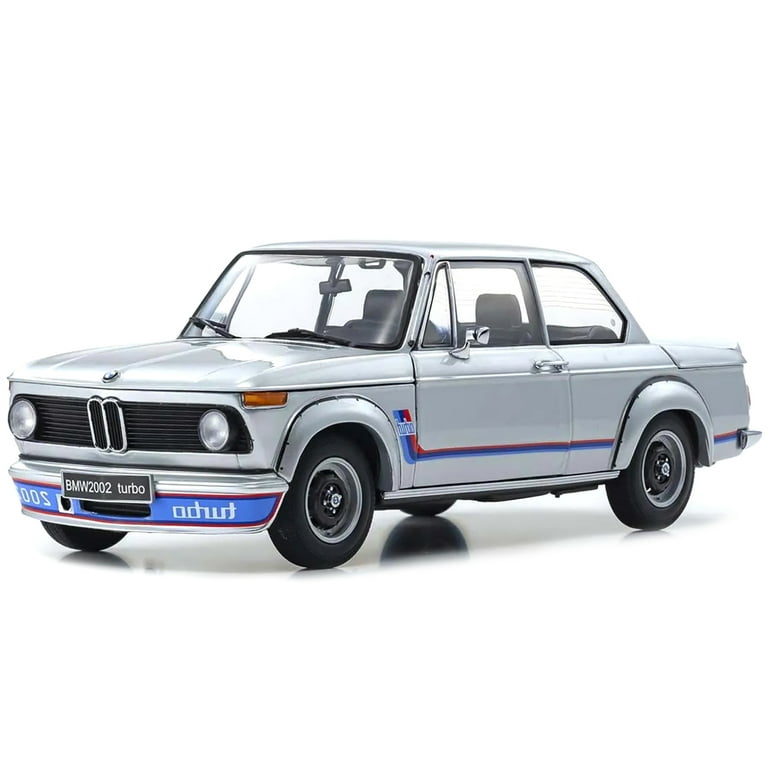 【お年玉セール特価】 BMW 2002 Diecast 1/18 Stripes Blue and Red with Silver Turbo ミニカー
