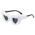 thumbnail image 4 of de Sol en Corazón de Felpa, Anteojos de Protección de de Sol para Viajes de Disfraces negro BLESIY Gafas de sol en forma de corazón, 4 of 7