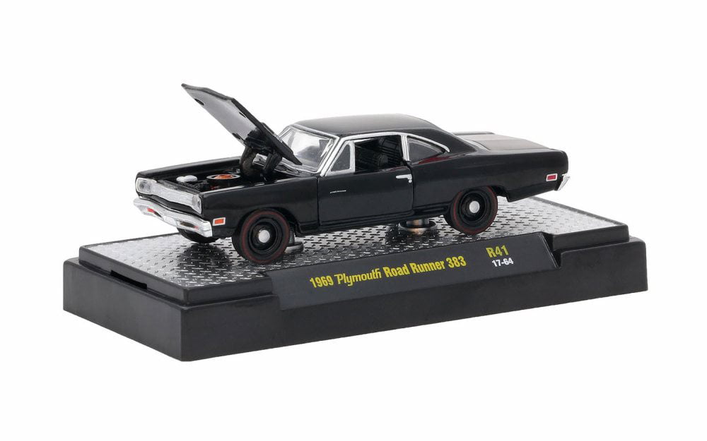 L62 32600 41 M2 MACHINES  DETROIT MUSCLE  1969 Plymouth Road Runner 383  BLACK 