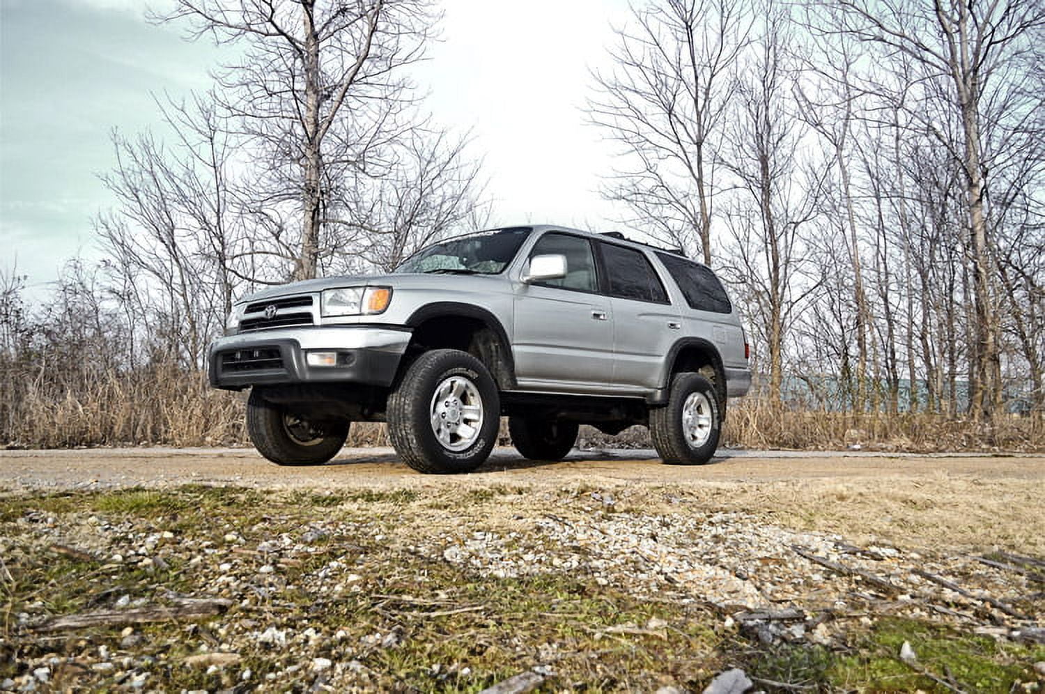 Rough Country 3" Lift Kit w/N3 Struts for 1996-2002 Toyota 4-Runner 4WD - 77131