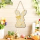 thumbnail image 4 of Conejo de Pascua con cartel de pared de puerta de madera y ventana Decoración colgante en 2D – Madera natural, encaje floral en relieve, corazón y lazo verdes, acento primaveral en la corona de flores, 4 of 4