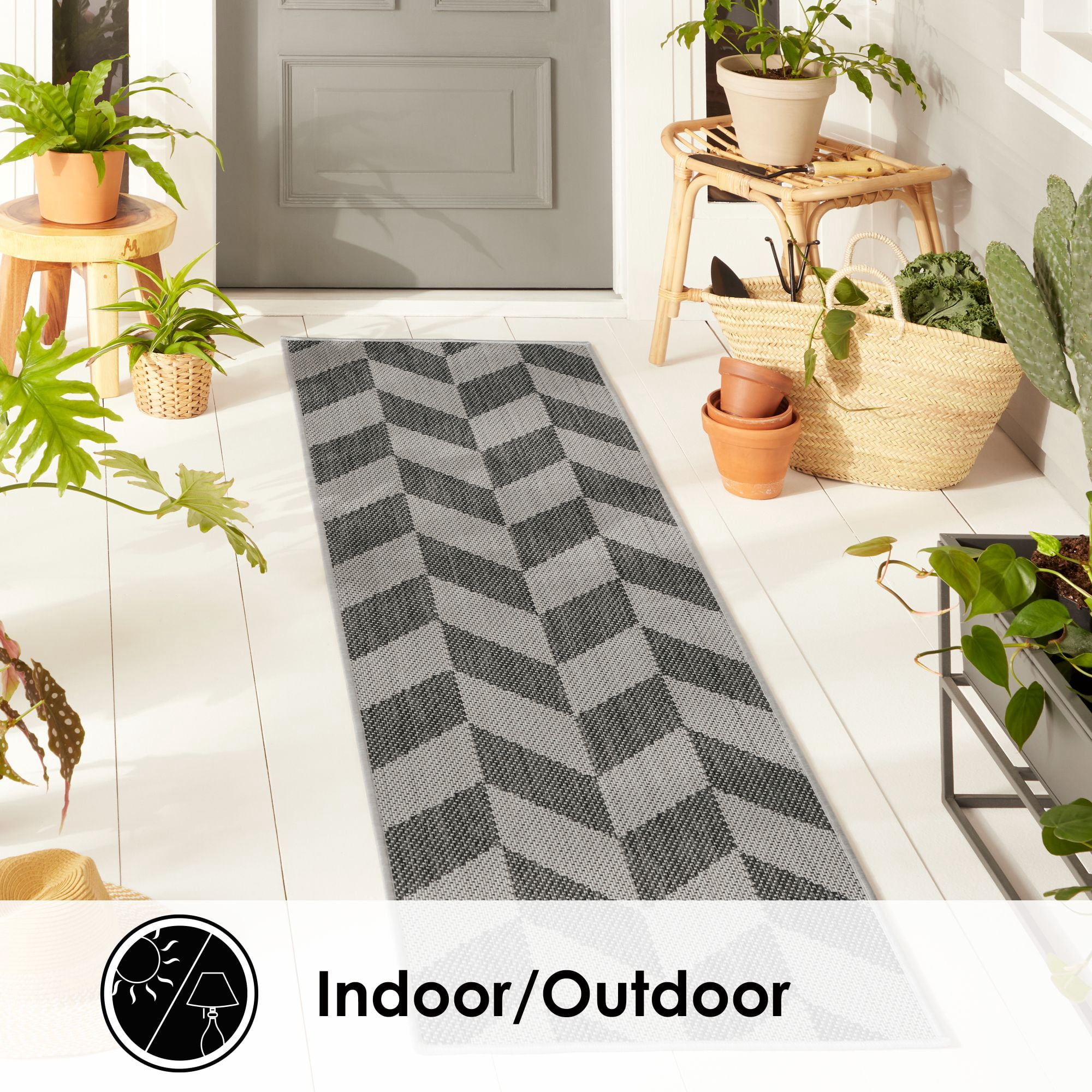 Nicole Miller New York Patio Country Calla Contemporary Herringbone Indoor/Outdoor Runner Area Rug, Black/Grey, 1'9"x7'2"