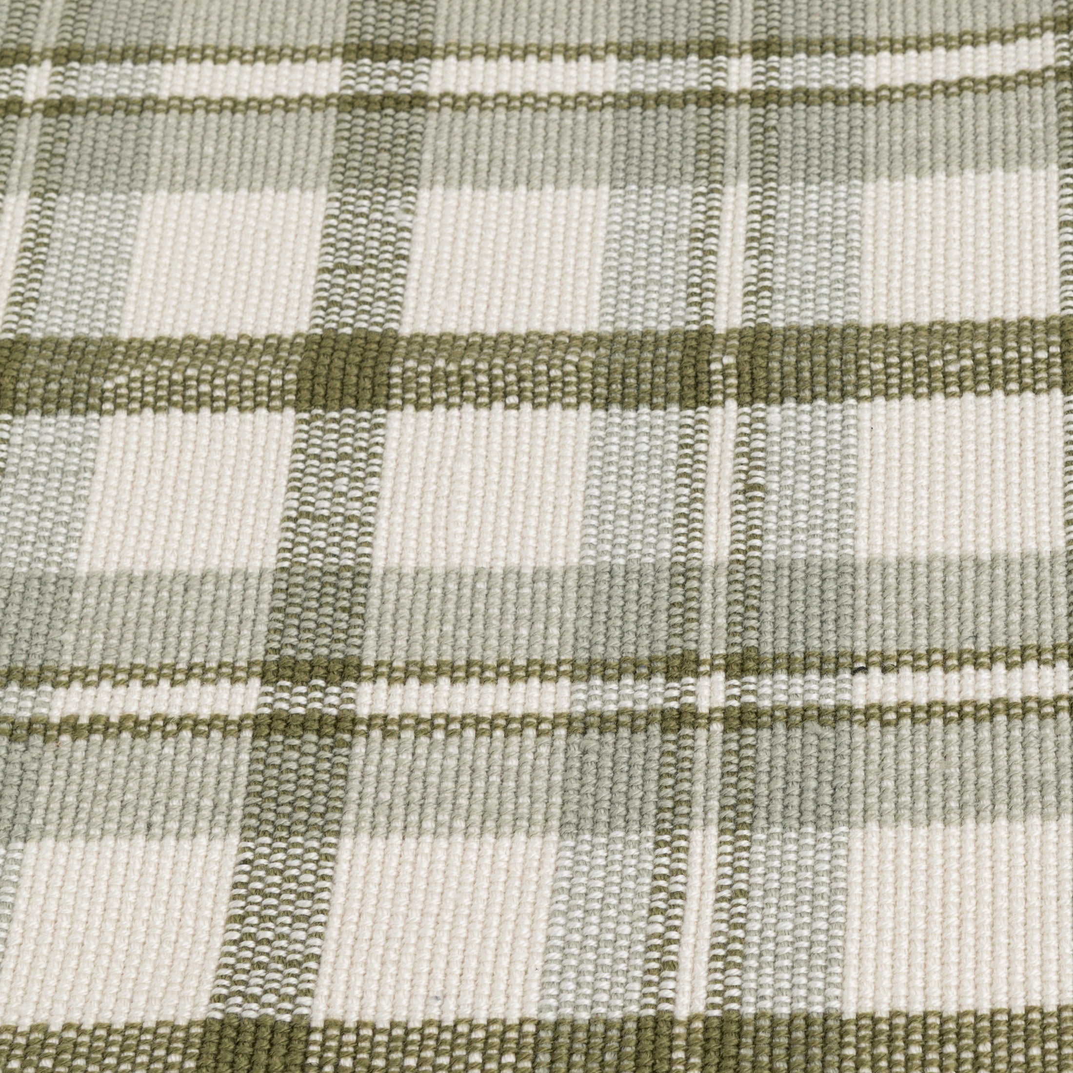 Mainstays Green Plaid Outdoor Layering Rug, 24"x36"
