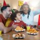 thumbnail image 4 of Bandejas de comida Bacsboo Superhero de cartón desechables x100, 4 of 7