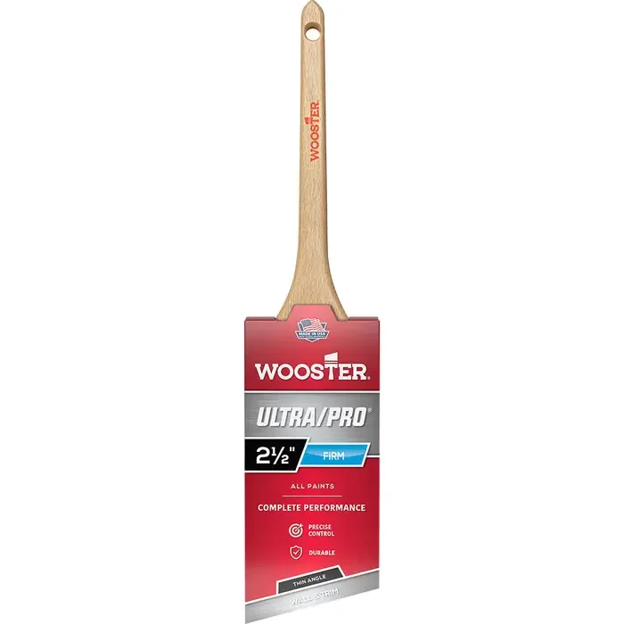 2-1/2 Wooster Brush Company 4181 Ultra/Pro Firm Thin Angle Bristle Rattail Handle Paint Brush