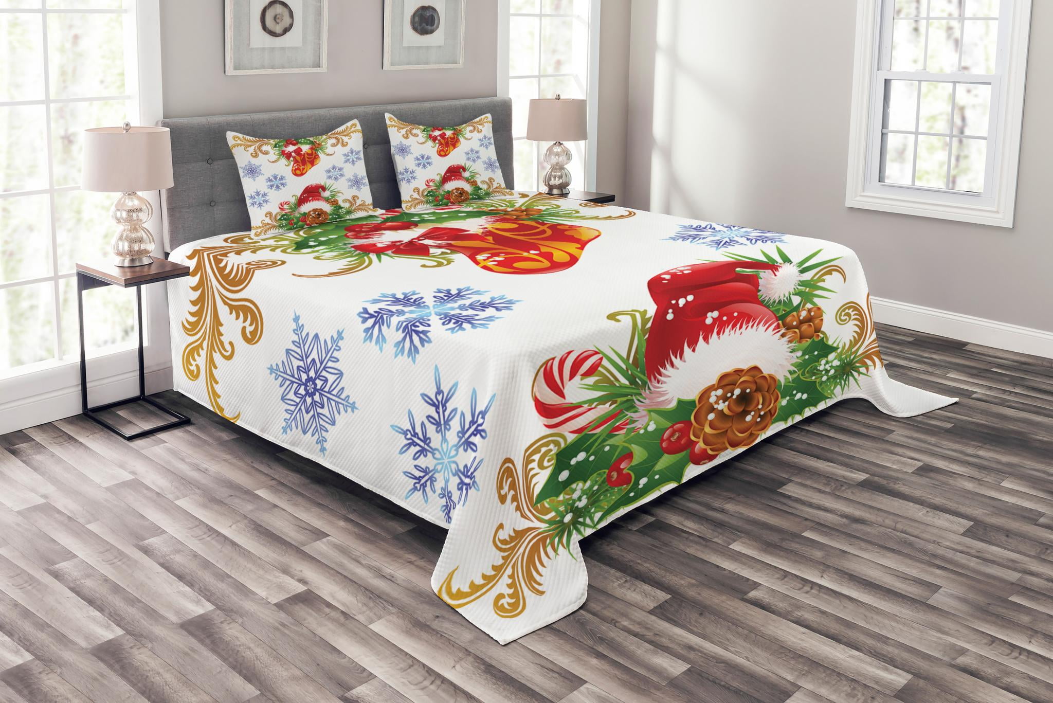 Christmas Bedspread Set King Size, Classical Traditional Design with Stocking and Santa Claus
