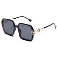 thumbnail image 1 of Gafas de sol retro de moda con protección UV y marco poligonal ultraligero, 1 of 3