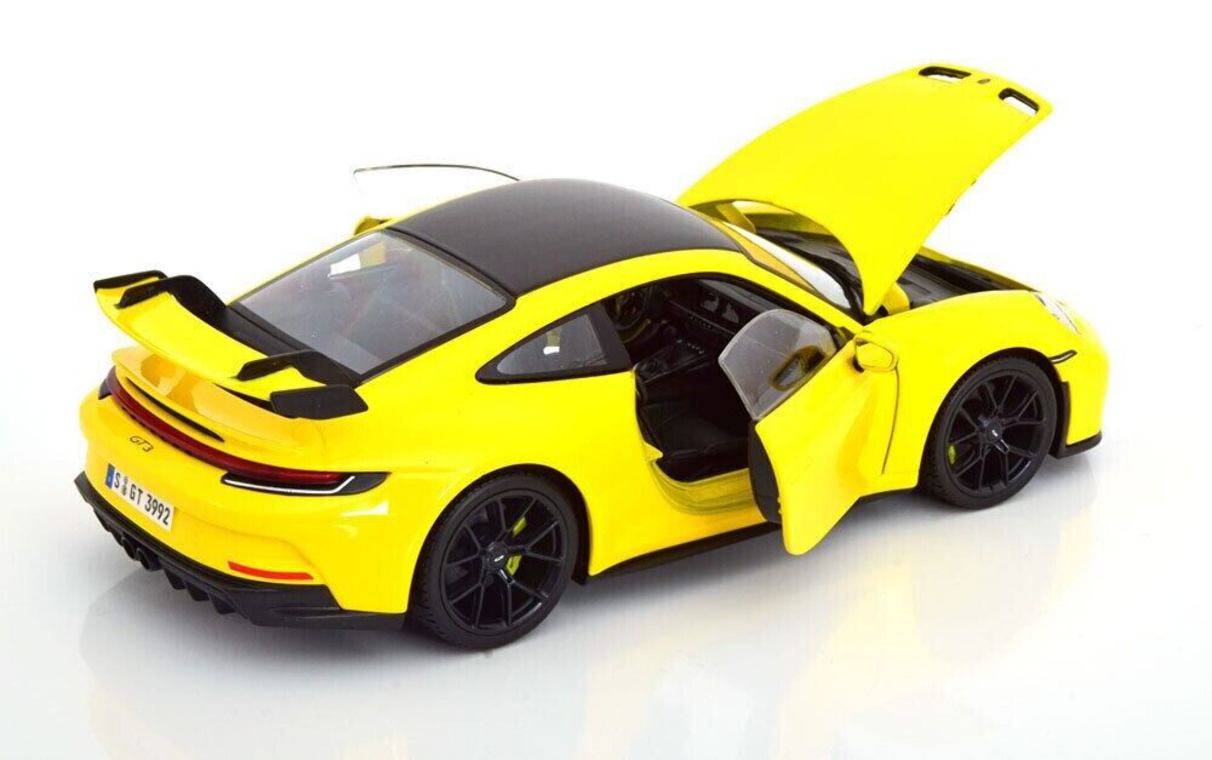 マイスト Maisto Porsche 911 GT3 イエロー 1/18 Porsche 911 GT3 2022 Diecast Model Toy Car, Maisto, 1:18