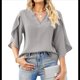 thumbnail image 3 of Blusa Holgada de con Cuello en V y Mangas 3/4 con Volantes para Mujer, Color Gris, Talla S, 3 of 6