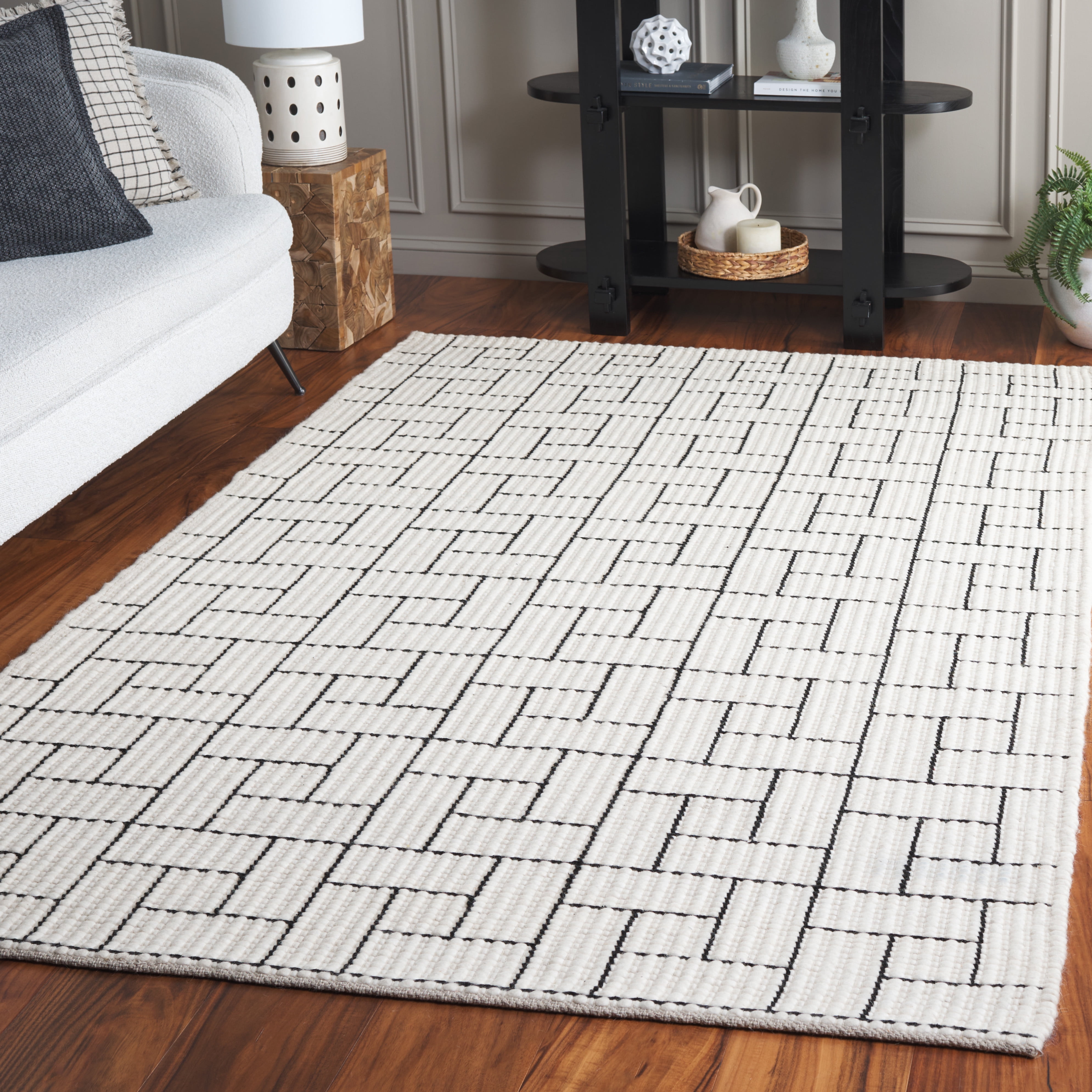 SAFAVIEH Natura Philander Geometric Area Rug, Ivory/Black, 4' x 6'