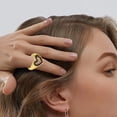 thumbnail image 4 of Anillos para mujer, regalos para mujer, anillo geométrico de estilo sencillo, anillo de corazón de perla brillante y anillo elegante, anillo de corazón., 4 of 5