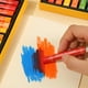 thumbnail image 4 of Juego de pasteles al óleo, 24 colores surtidos, suministros no tóxicos, crayones para dibujar y hacer grafitis para niños, artistas, principiantes, estudiantes y adultos., 4 of 7