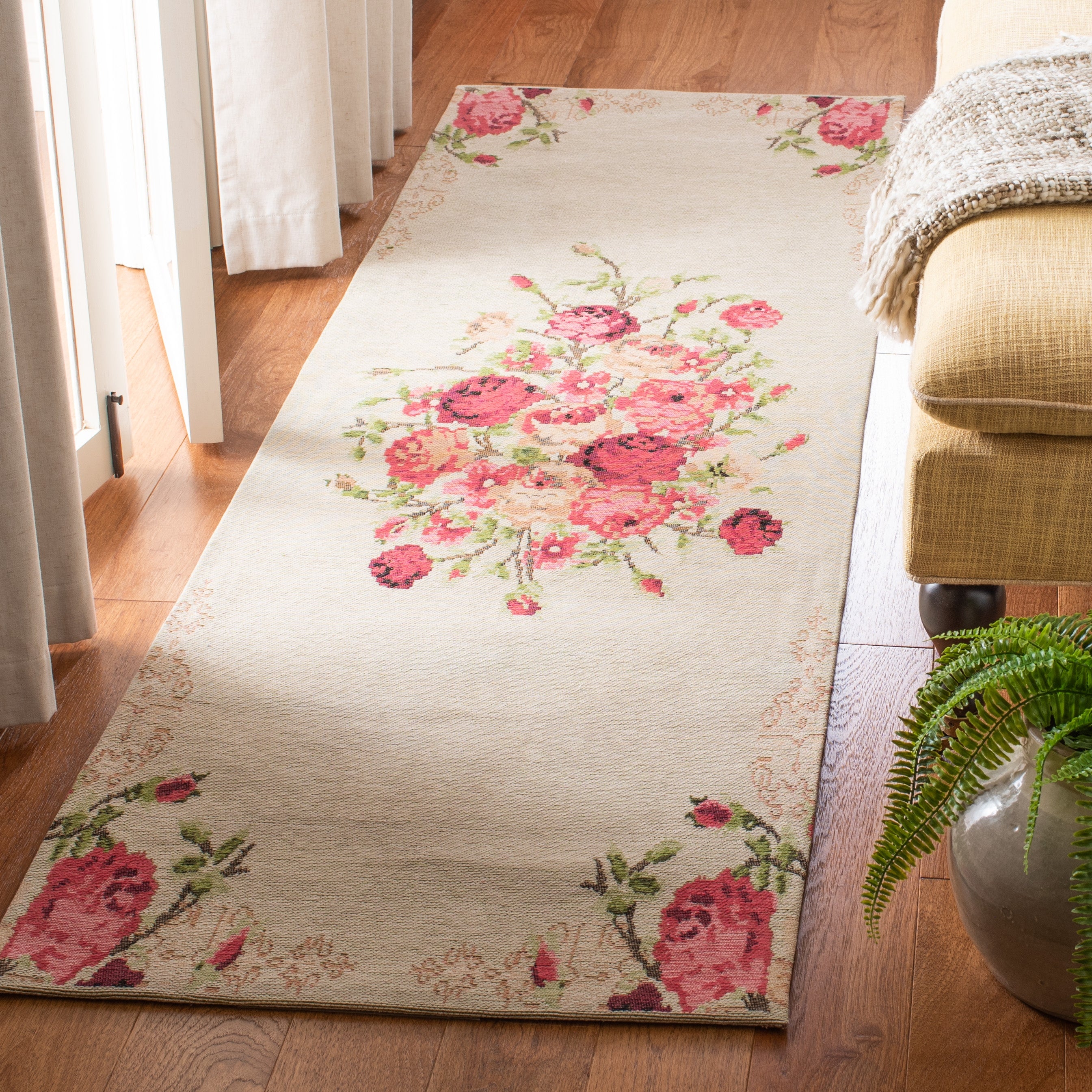 Safavieh Classic Vintage Morven Floral Polyester Runner Rug, Beige/Red