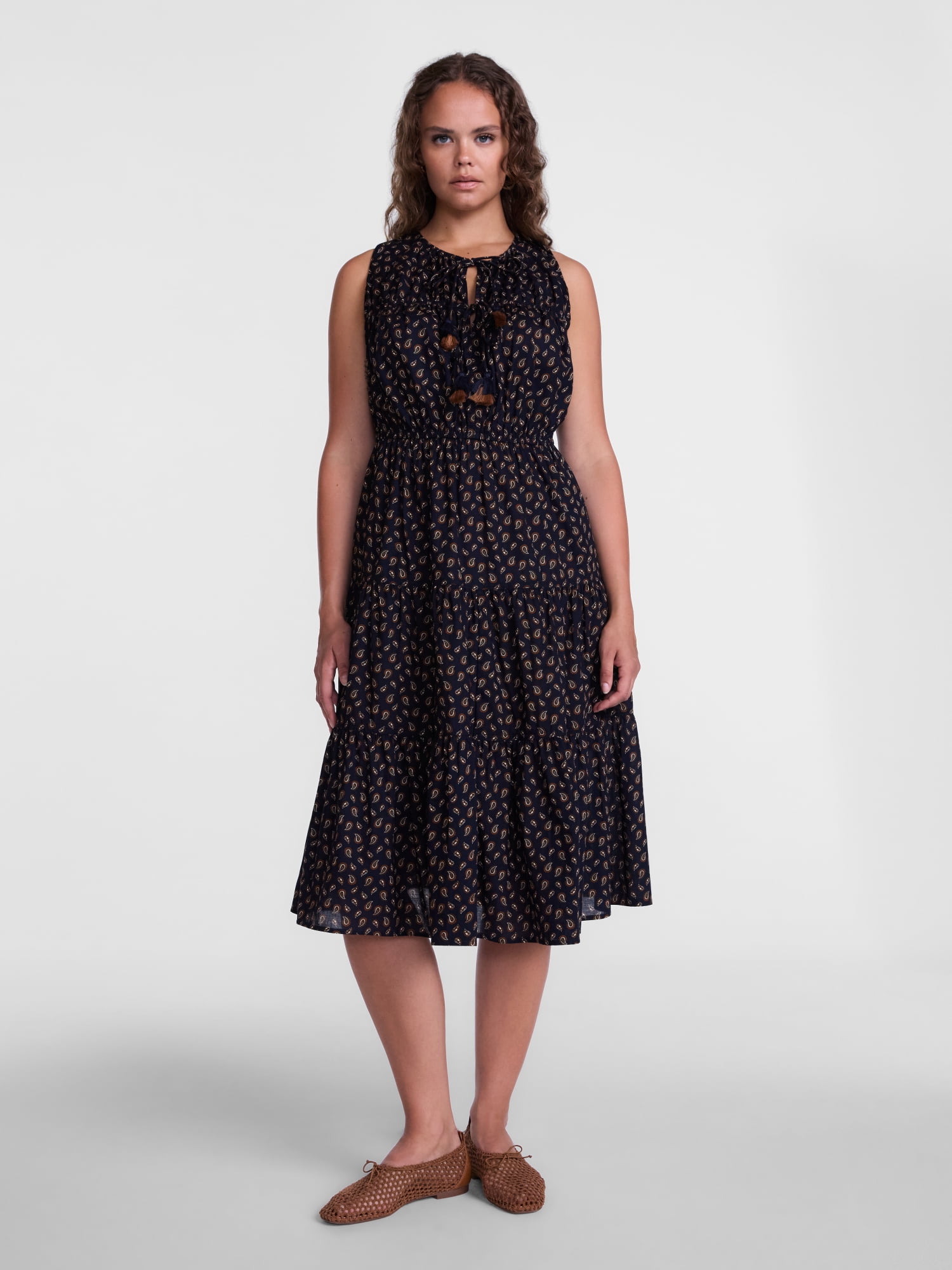Scenario Women's and Women's Plus Sleeveless Tie Neck Tiered Midi Dress, Sizes XS-4X