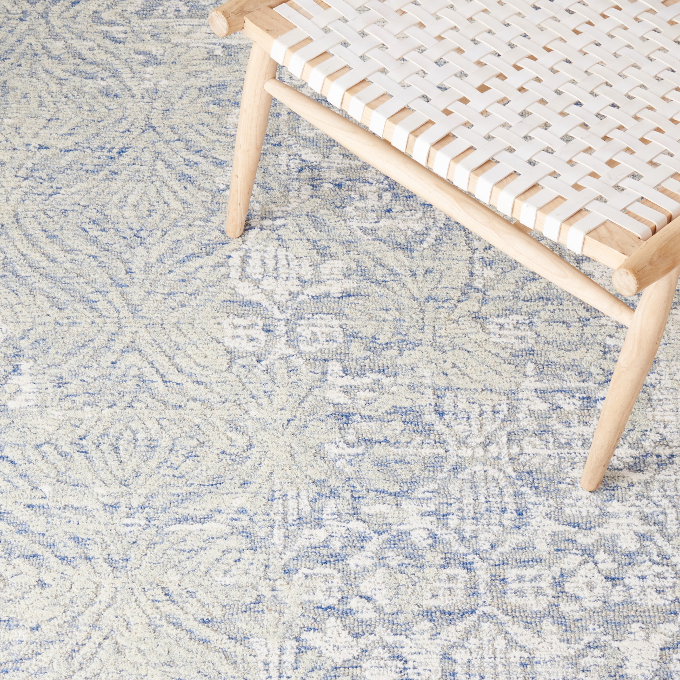 Safavieh Metro Saranna Medallion Area Rug, Blue/Ivory, 3' x 5'