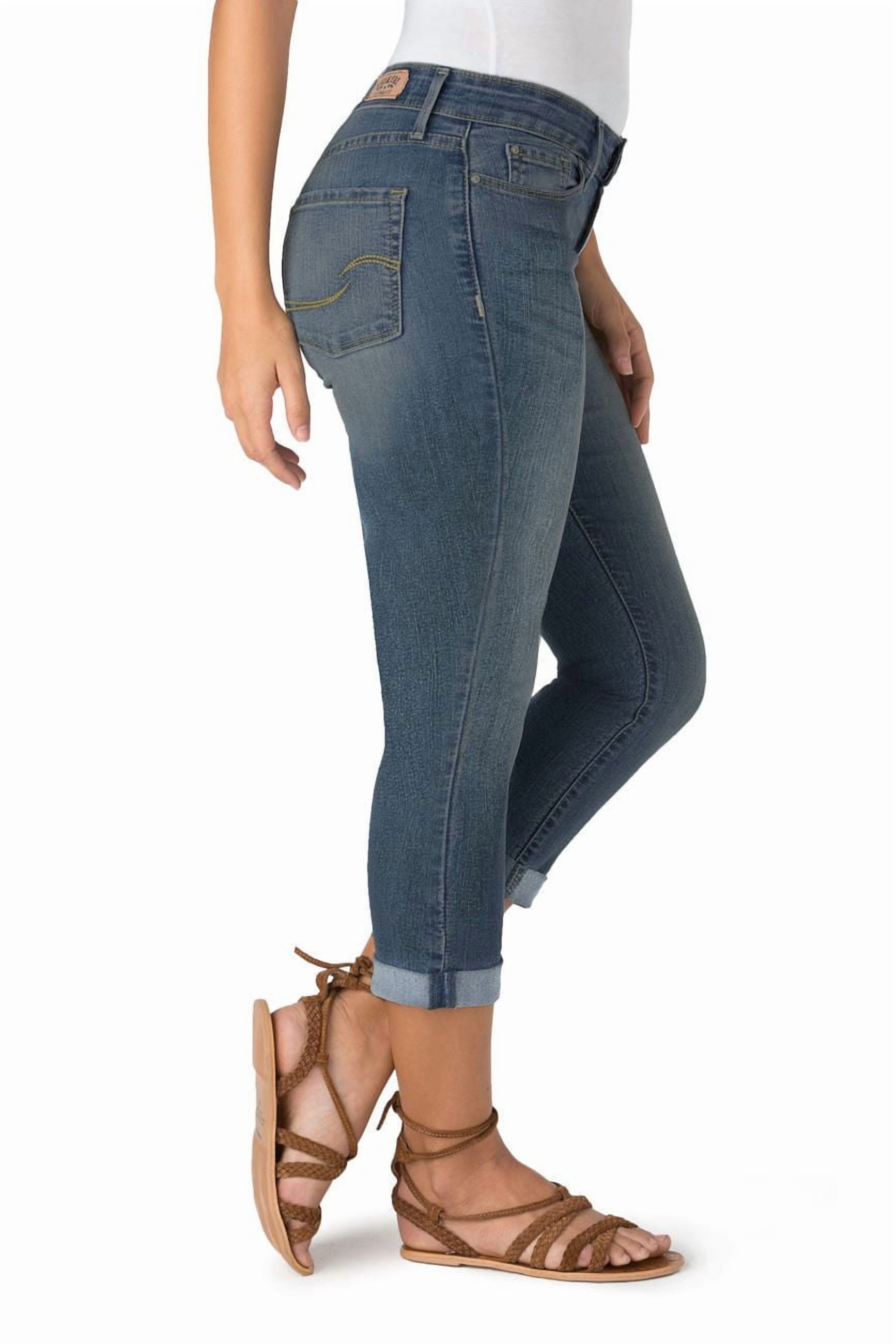 Levi Strauss Signature.™ Women's Modern Capri