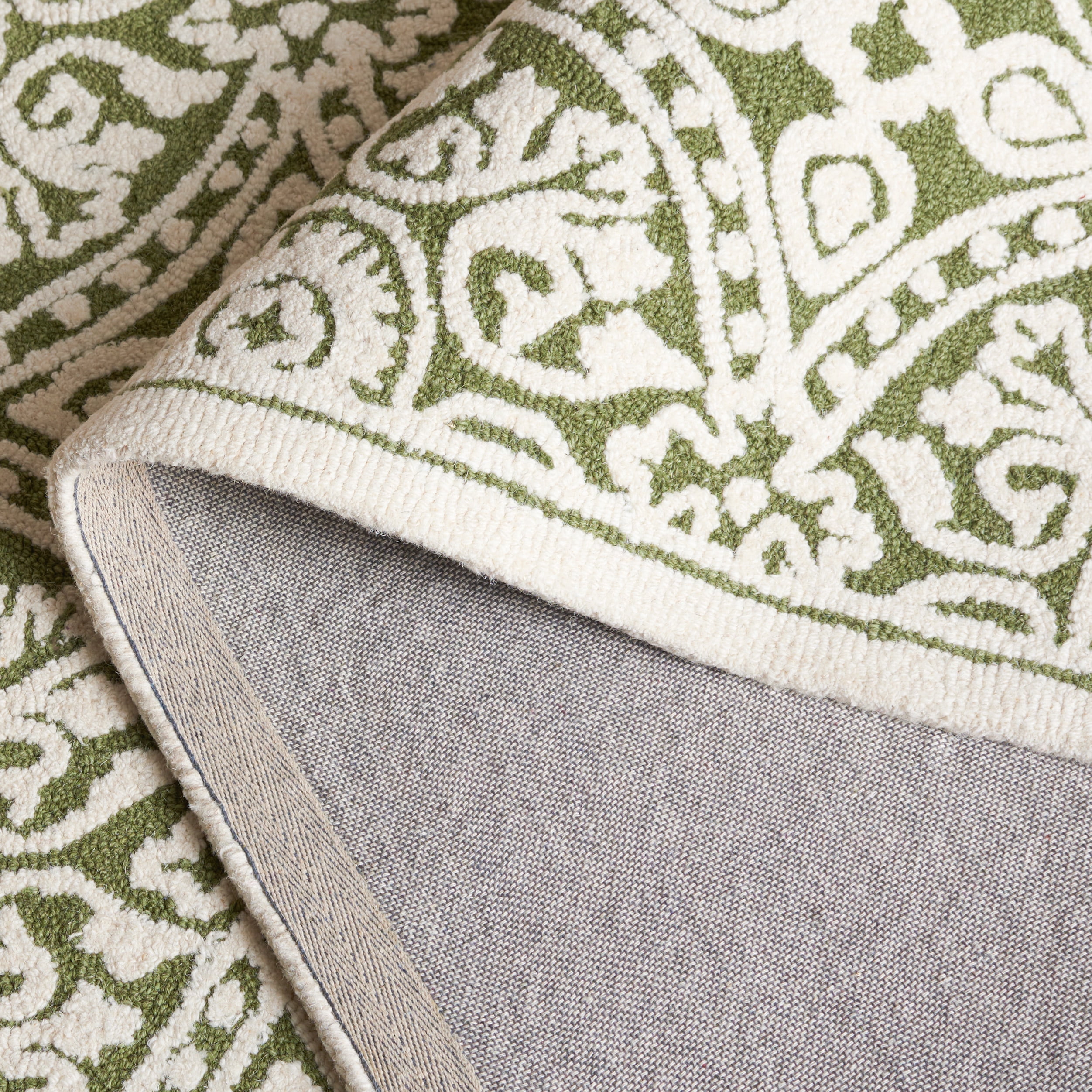 SAFAVIEH Metro Sunny Medallion Runner Rug, Green/Ivory, 2'3" x 9'