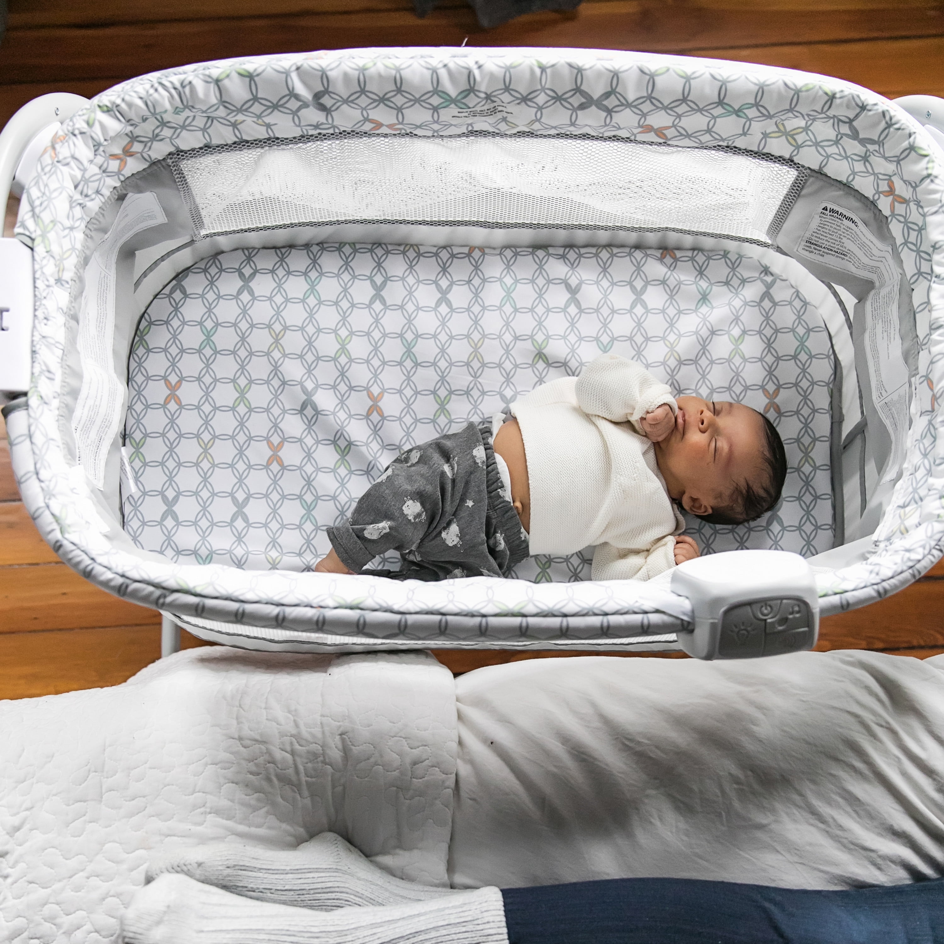 bassinet that pulls up to bed