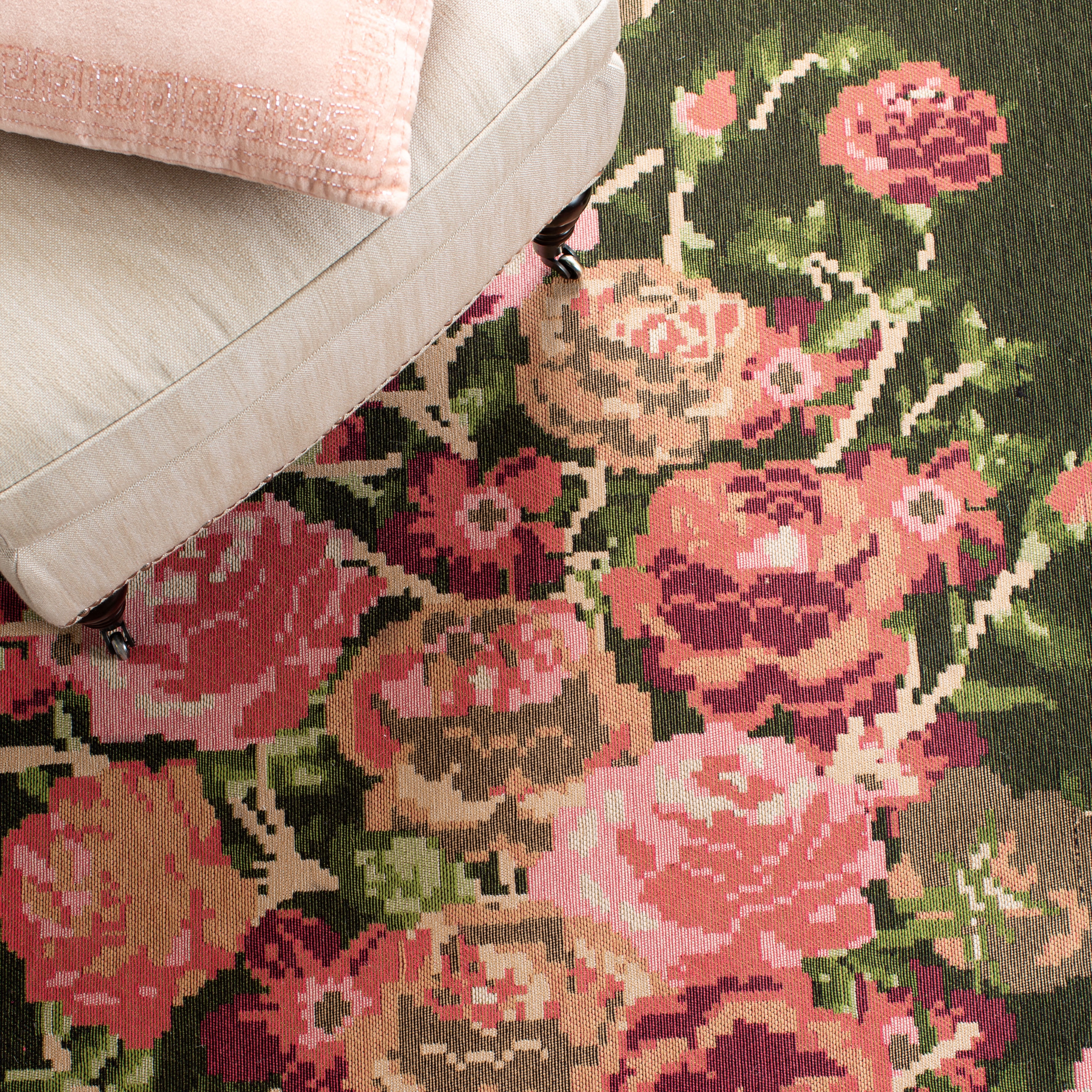 SAFAVIEH Classic Vintage Morven Floral Polyester Runner Rug, Green/Red, 2'3" x 14'