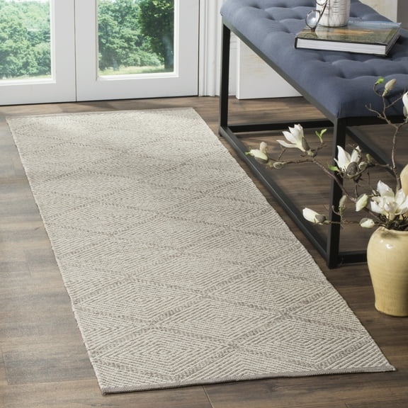 SAFAVIEH Montauk Bailey Geometric Diamond Cotton Runner Rug, Grey, 2'3" x 7'