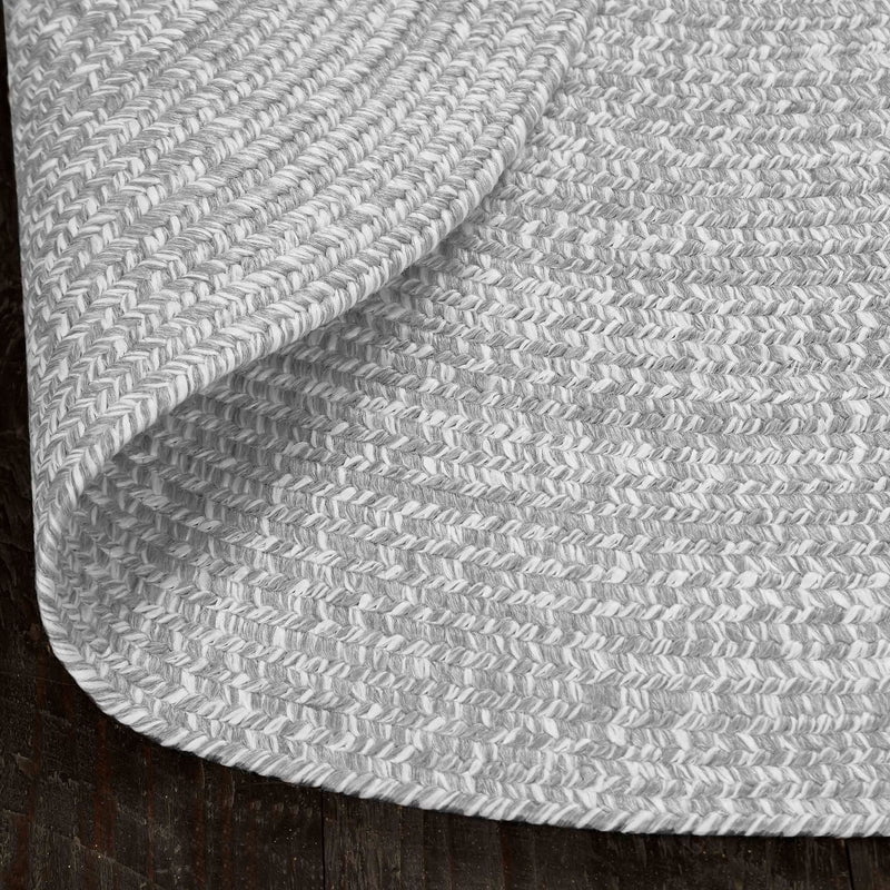 Superior Two-Toned Braided Round Indoor/ Outdoor Area Rug, Slate/ White, 6'