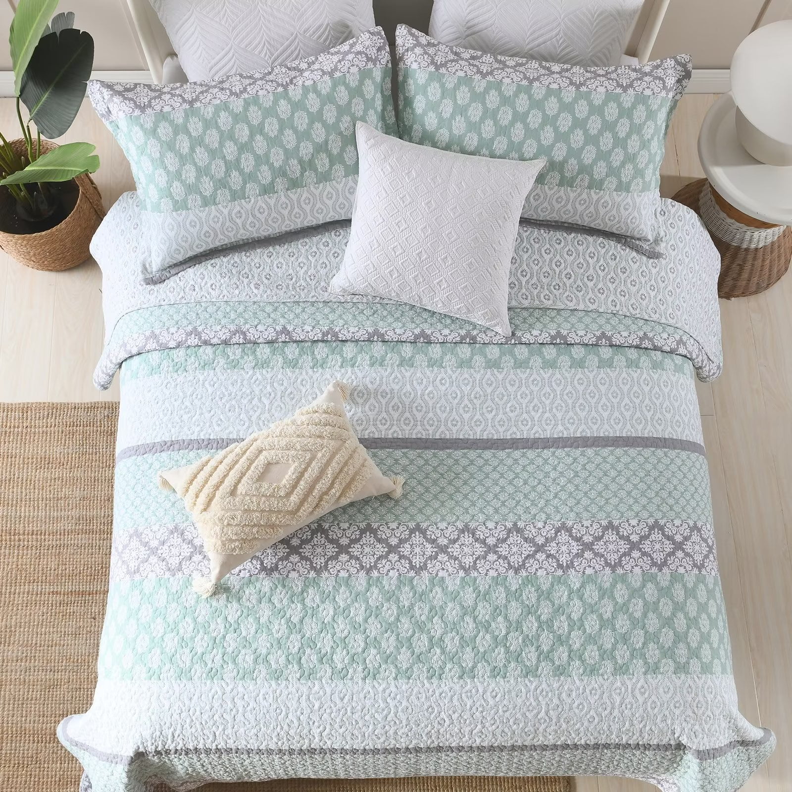 Bedduvit Queen Size Quilt Set, 100% Cotton Green Gray Floral