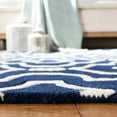 thumbnail image 4 of SAFAVIEH Chatham Xanthia Geometric Wool Area Rug, Dark Blue/Ivory, 5' x 8', 4 of 10