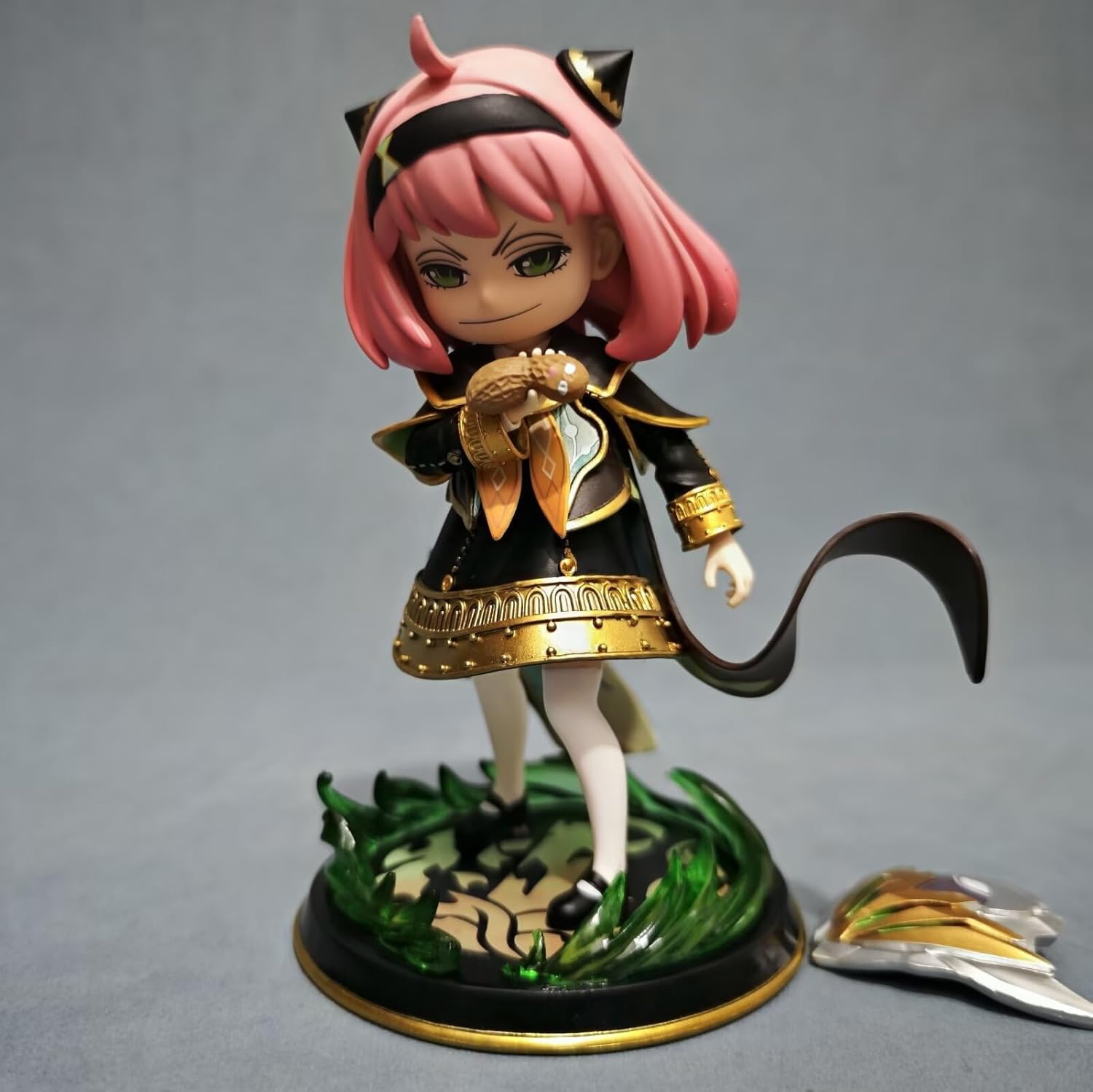New Anya Figure, Standing Firefly Anya Forger Action Figures 16cm/6.3inch PVC Character Figurine Cosplay Model Handicrafts for Anime Fans Gift (Pink)