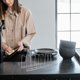 thumbnail image 5 of GOOHOCHY Organizador de fregadero de cocina moderno con soporte ajustable para platos y escurridor de cubiertos para un ahorro de espacio eficiente y un secado rápido., 5 of 8