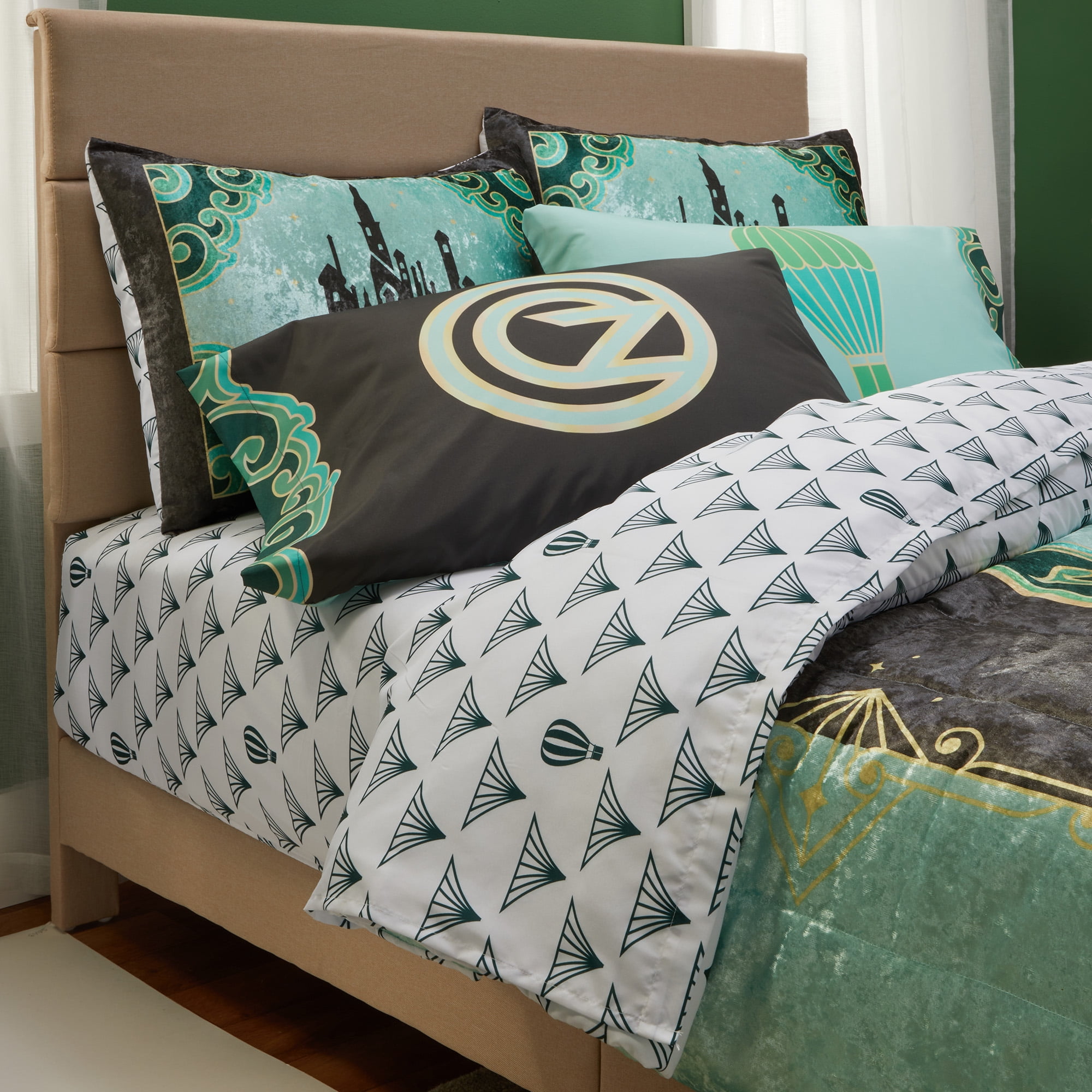Wicked Velvet Full Bed in a Bag, Comforter Sheet Set Sham and Tote