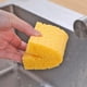 thumbnail image 5 of Juego de esponjas limpiadoras de manchas de aceite de cocina | Paquete de 5 paños para lavar platos de fibra de doble cara | Pulpa de madera no hidratante | Removedor de grasa duradero |, 5 of 7