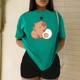 thumbnail image 3 of Playera Blusa De Capybara Comiendo Un Huevo Estrellado Capibara Ropa Para Mujer Divertida Color Verde Talla Chica Marca Emil SaEs, 3 of 4