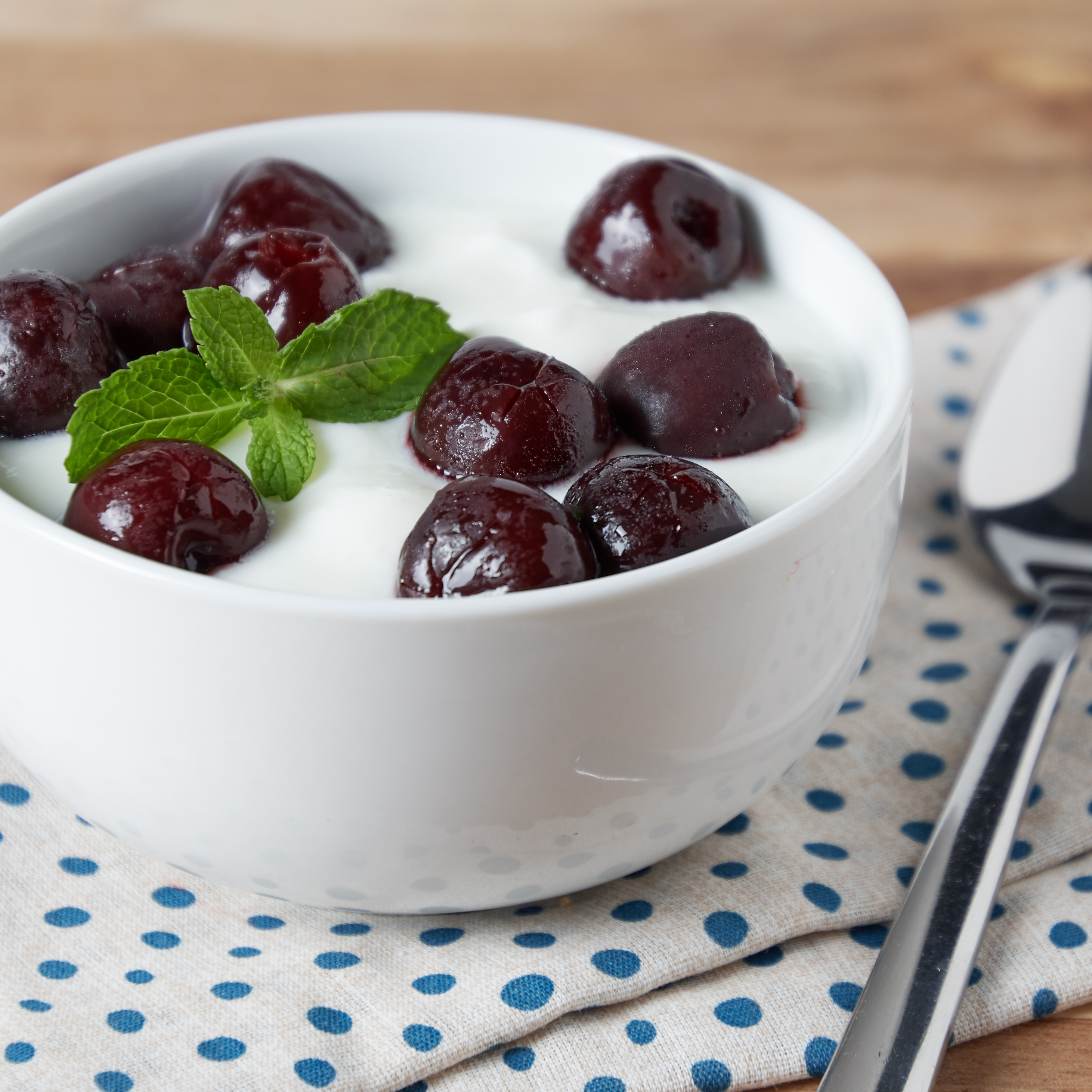 Great Value Organic Frozen Dark Sweet Cherries Pitted, 32 oz - image 2 of 9