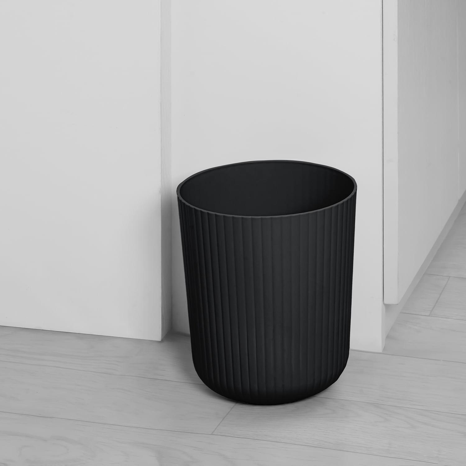 Mainstays Ribbed Plastic Trash Can, 1.64 Gallon, Black