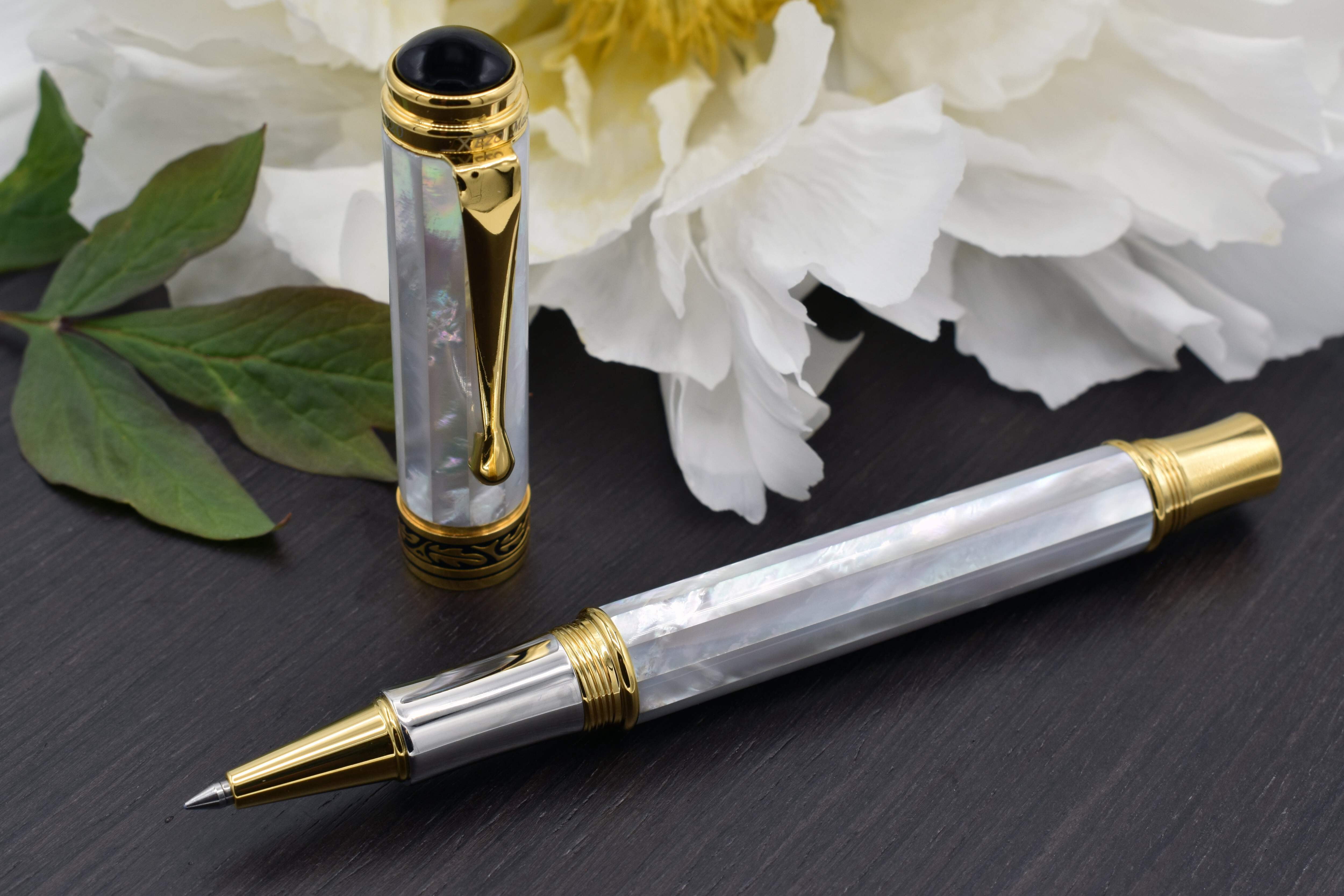Xezo Xezo Maestro® 18K Gold Plated Rollerball Pen - Oceanic White Mother of Pearl