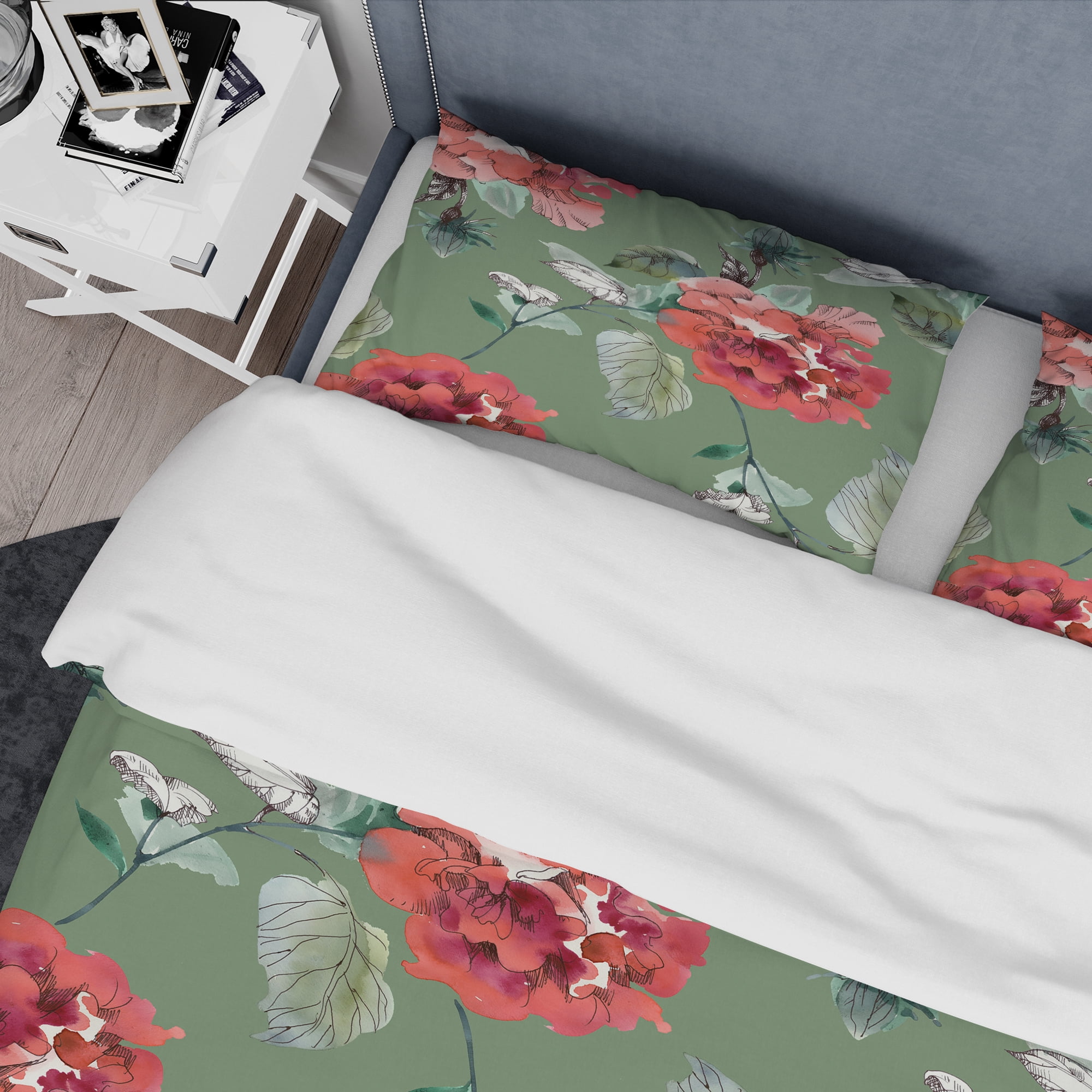 Designart 'Red Flowers in Green Background' Traditional Duvet Cover Set