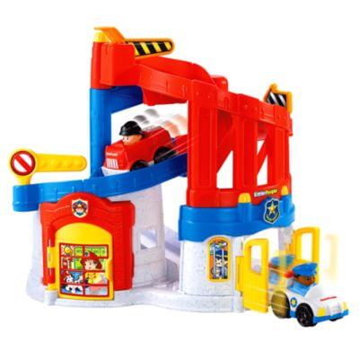 little people race and chase