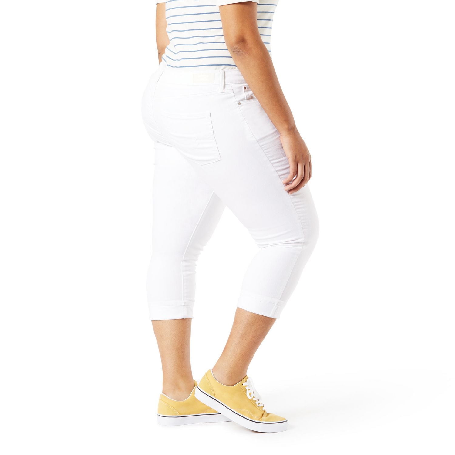 Levi Strauss Signature™ Women's Mid Rise Capris (Online only)