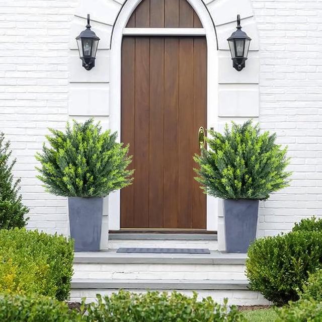 Set of 4-25-pulgada artificial cedar topiary trees con ground spike para indoor y outdoor use