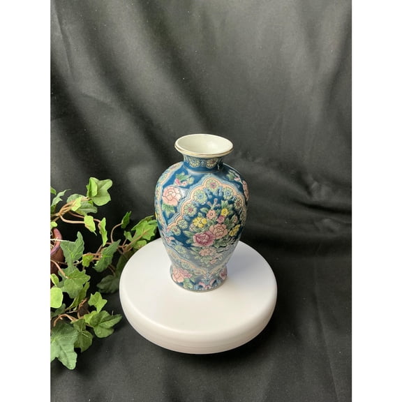 Vintage Hand Painted Porcelain Vase,3.5"W x 5.5"H x 4.5"D