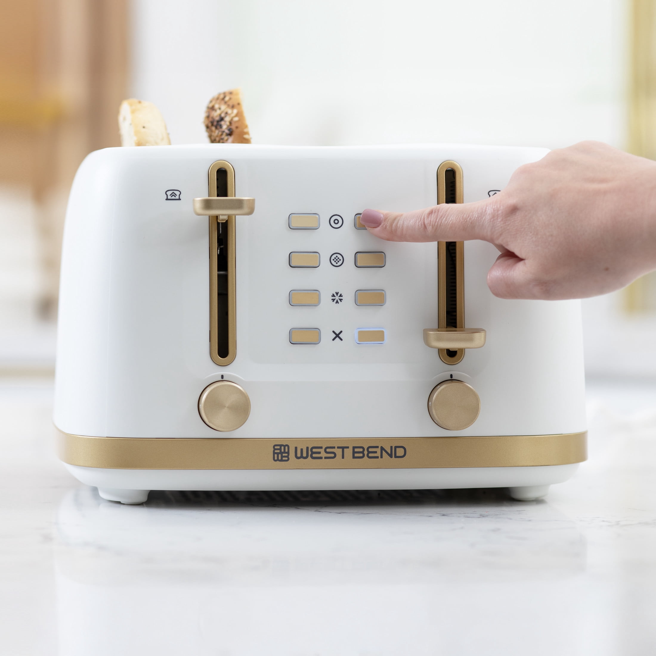 West Bend Timeless 4-Slice Toaster, in White/Gold (TTWB4SWG13)