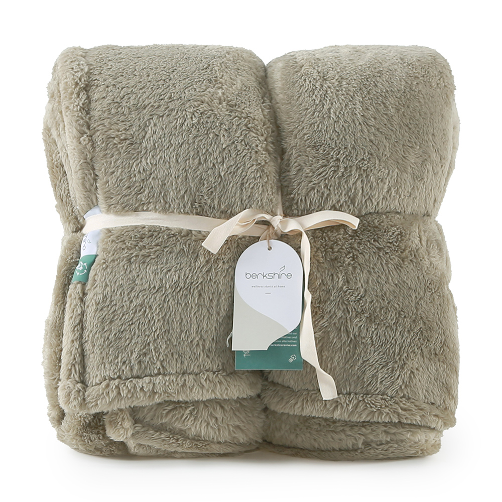 Berkshire ExtraFluffy Recycled Blanket, Dry Sage, King