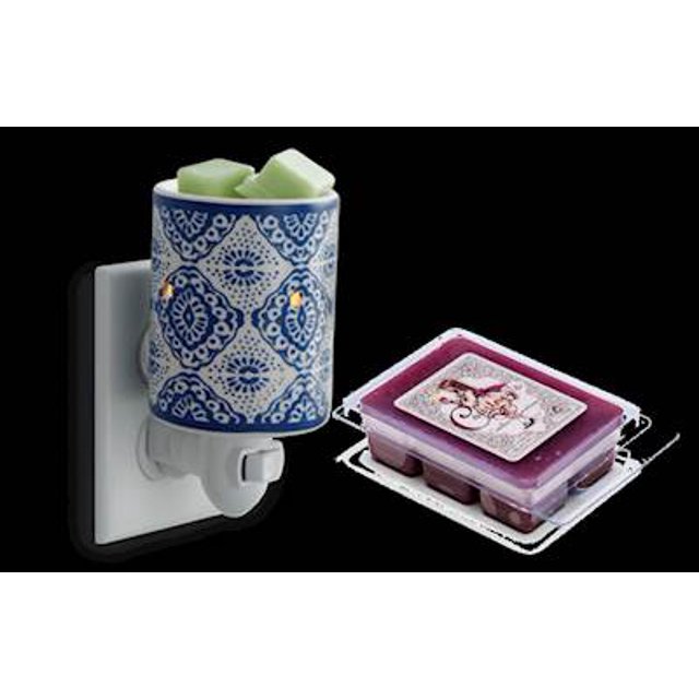 INDIGO PORCELAIN Pluggable Fragrance Warmer Gift Set with Courtneys Wax